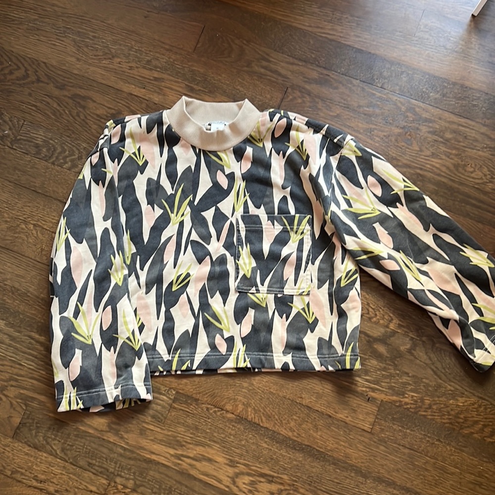 Long sleeve crop sweatshirt - Women’s Medium